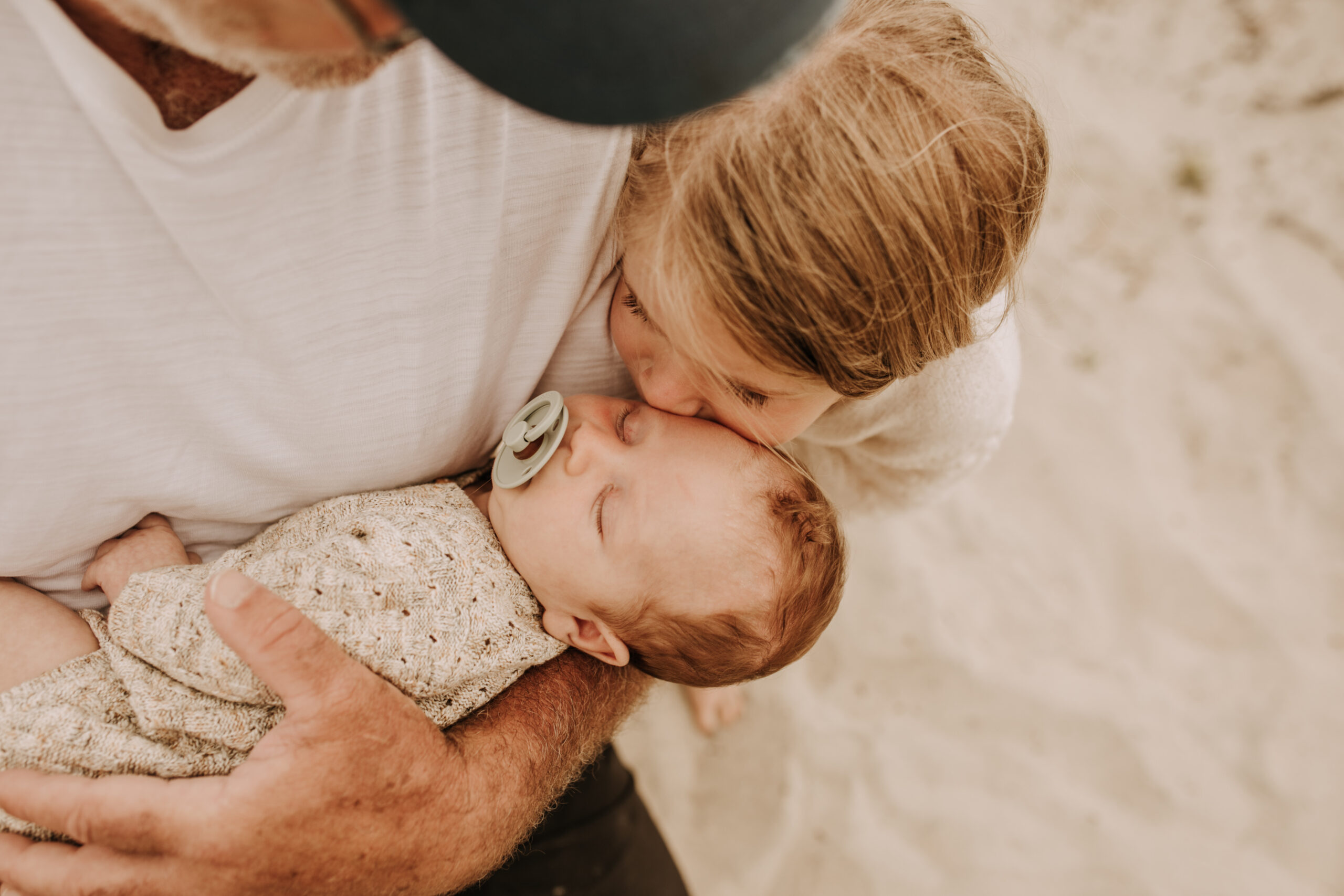 warm toned neutral color outdoor family photos beach day family photos newborn photos infant family cloudy day san digo family photographer Sabrina Kinsella