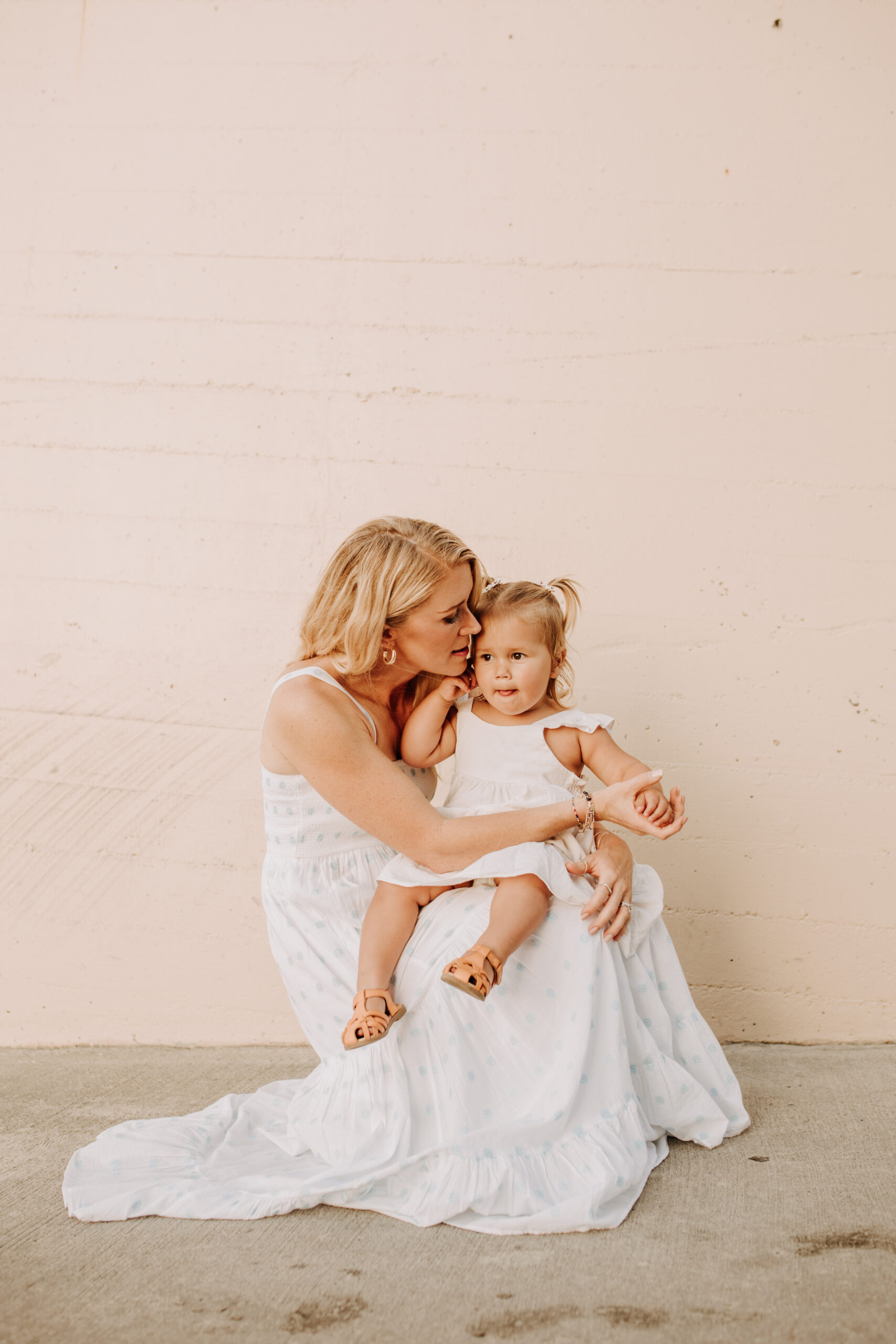 Family photos on the beach cool blue toned family photos San Diego photography family of four candid family moments family love beach family photos San Diego family photographer Sabrinalynnphoto