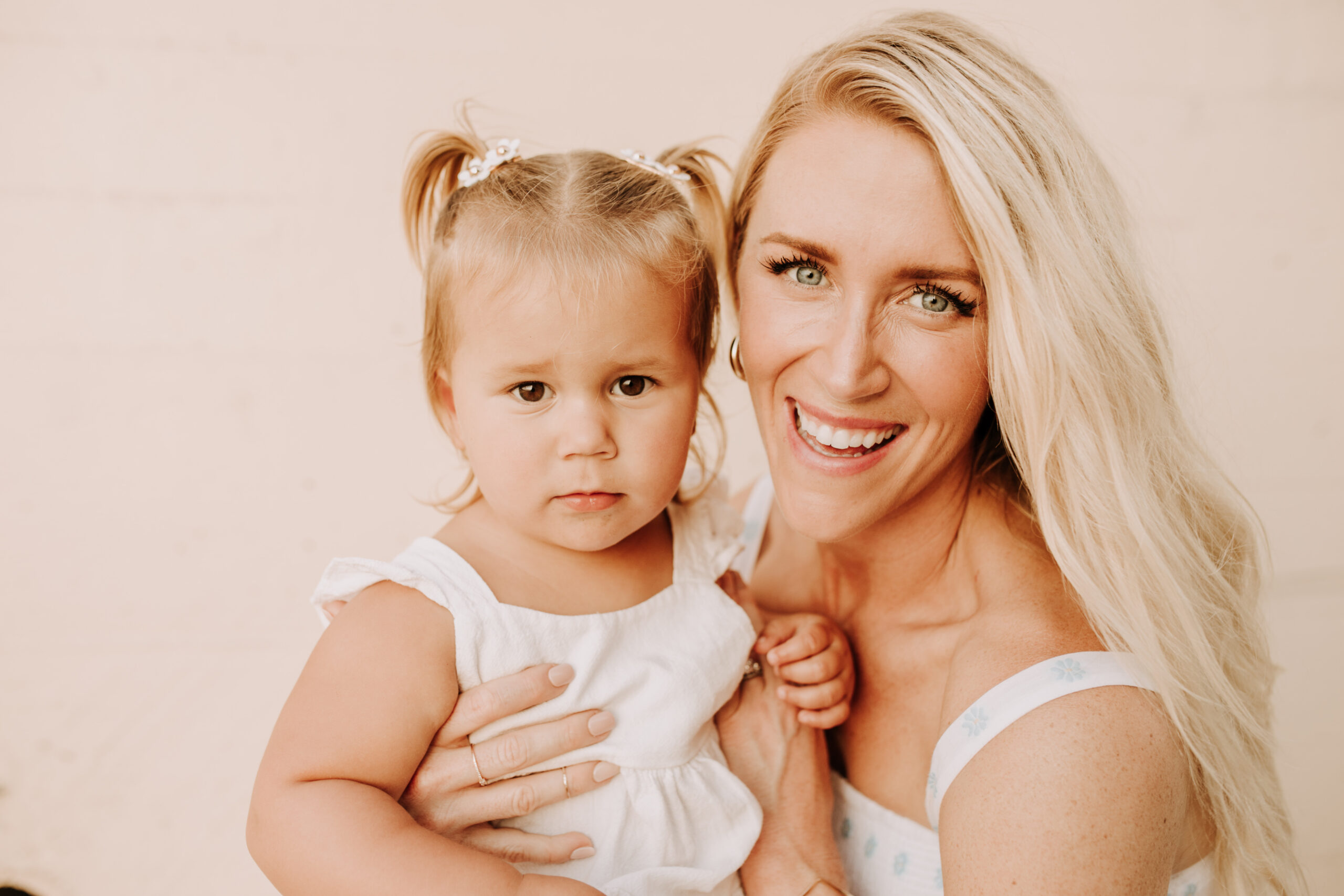 Family photos on the beach cool blue toned family photos San Diego photography family of four candid family moments family love beach family photos San Diego family photographer Sabrinalynnphoto