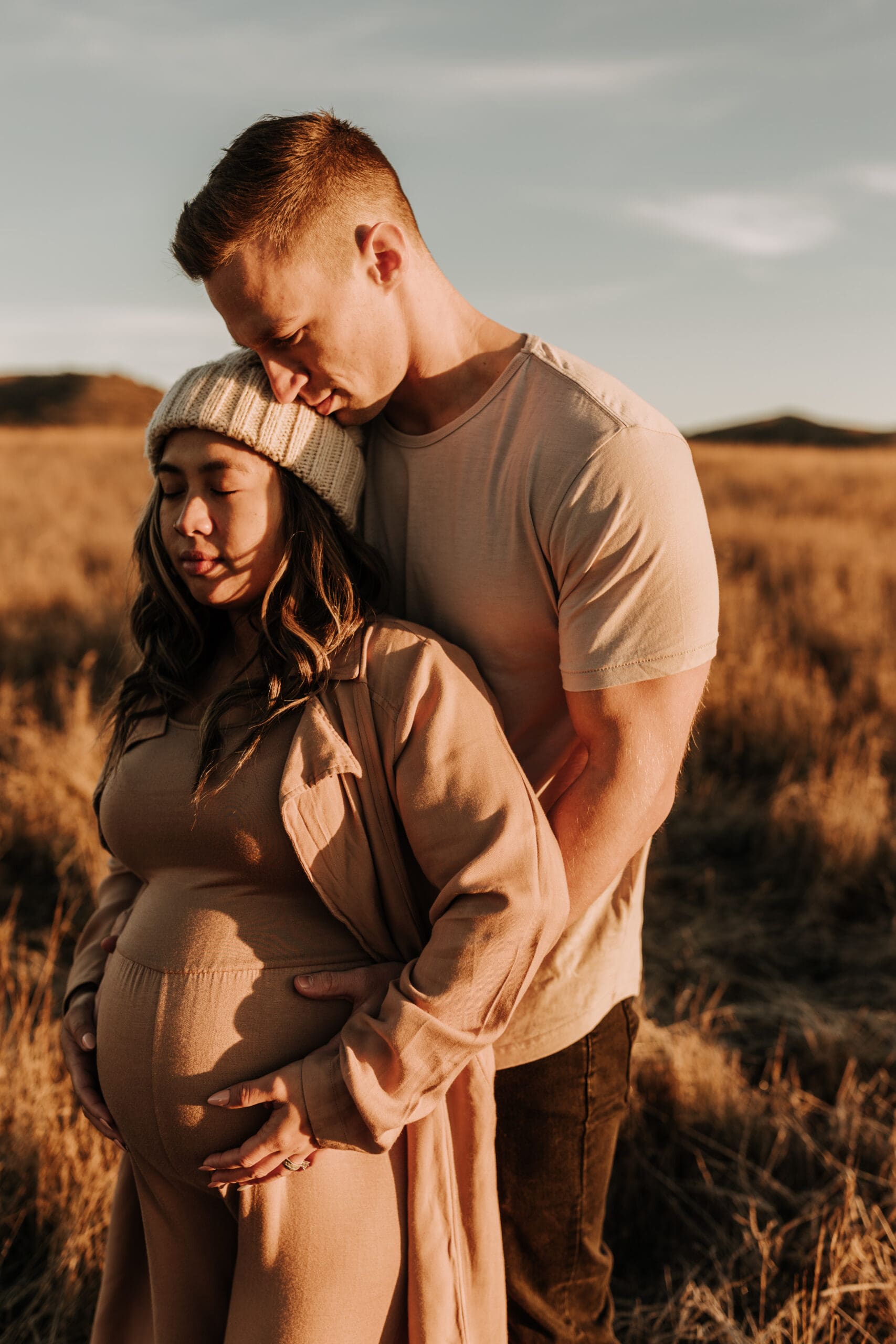 warm outdoor sunrise maternity photos San Diego brown tones backdrop pregnancy San Diego family photographer Sabrina kinsella