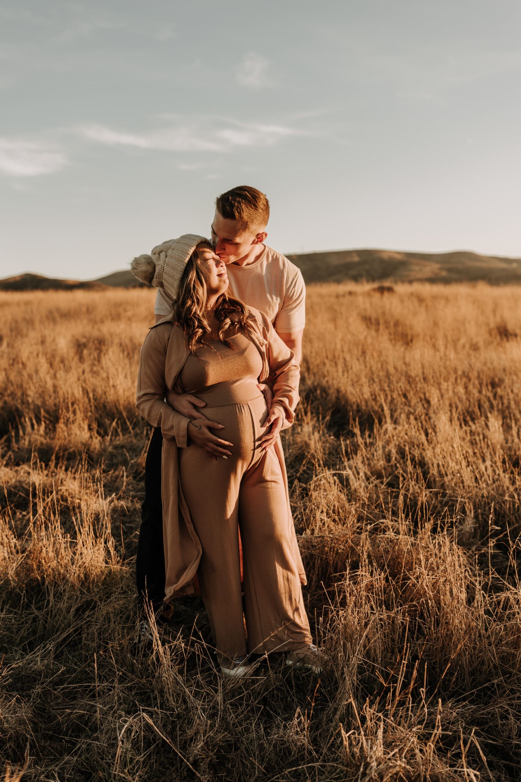 warm outdoor sunrise maternity photos San Diego brown tones backdrop pregnancy San Diego family photographer Sabrina kinsella