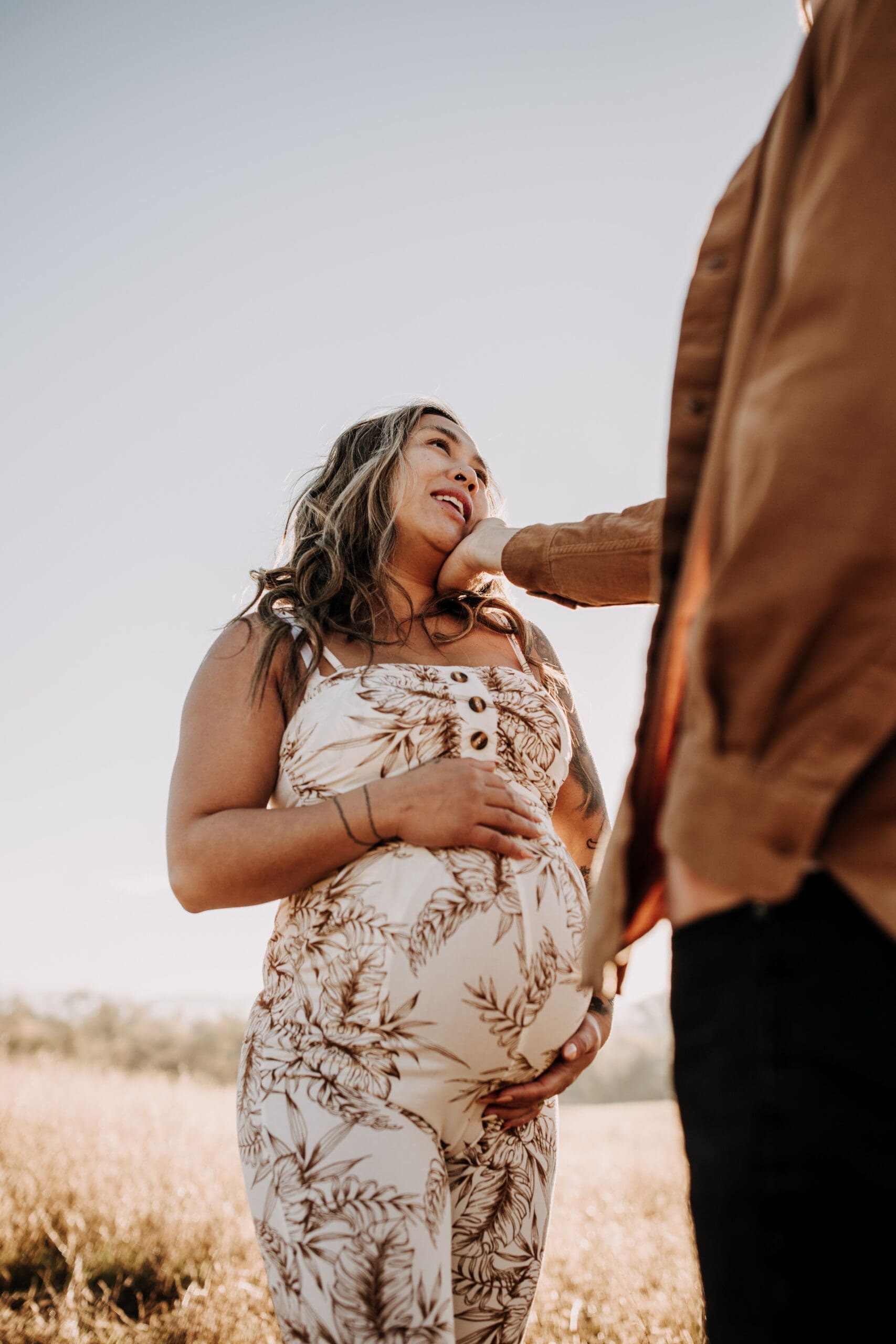 warm outdoor sunrise maternity photos San Diego brown tones backdrop pregnancy San Diego family photographer Sabrina kinsella