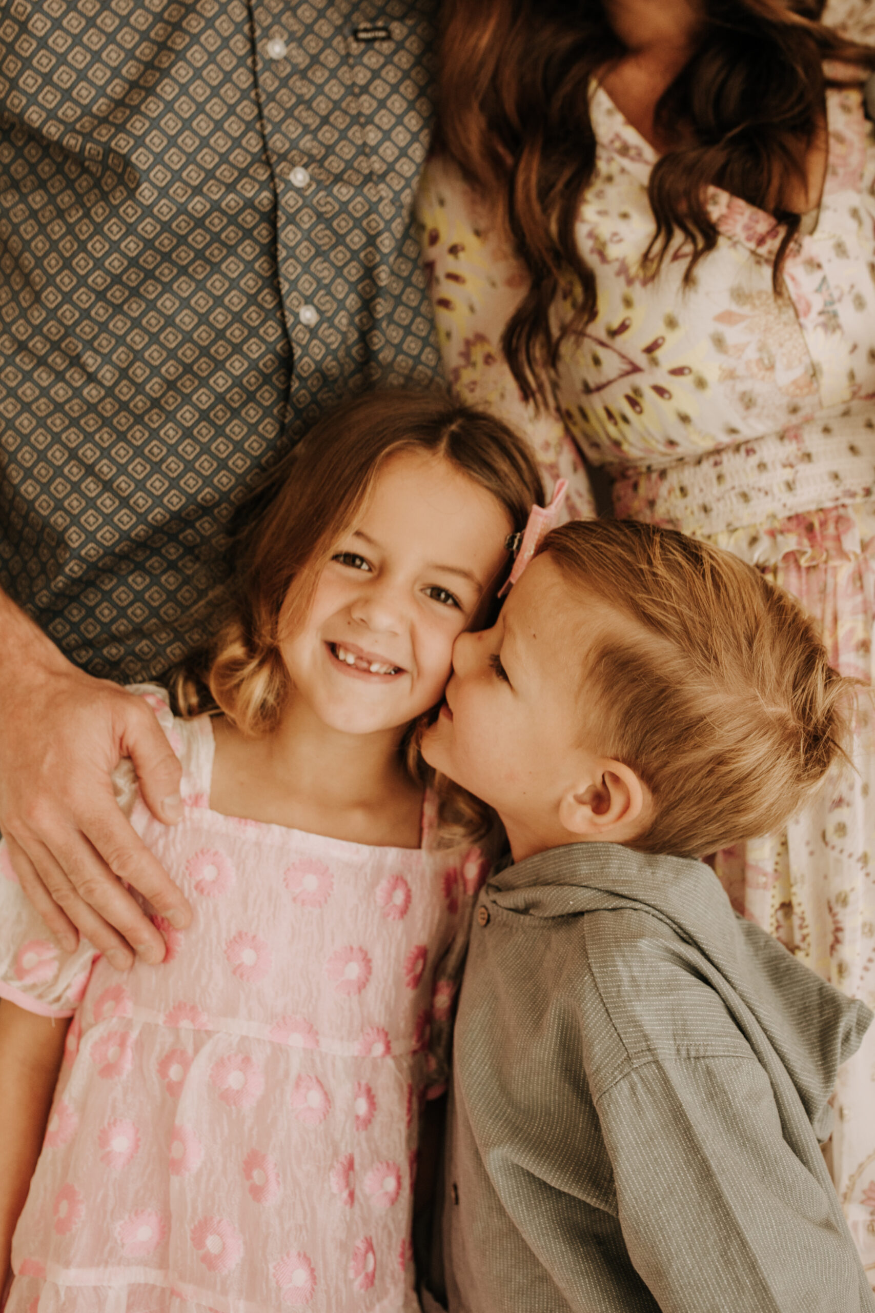 studio indoor family session warm neutrals modern themed family photos candid family photos in studio San Diego family photographer Sabrina kinsella sabrinalynnphoto