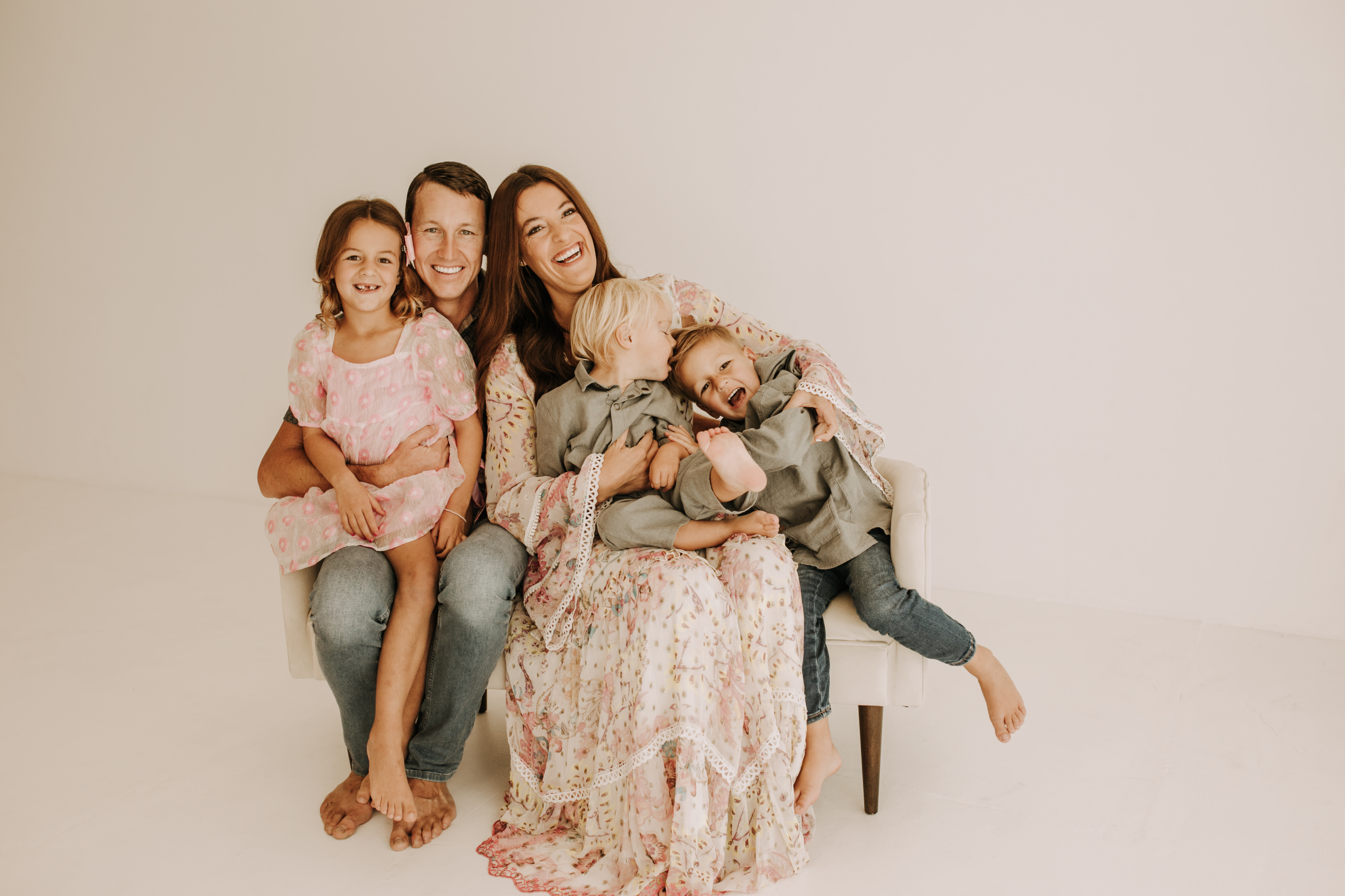 studio indoor family session warm neutrals modern themed family photos candid family photos in studio San Diego family photographer Sabrina kinsella sabrinalynnphoto