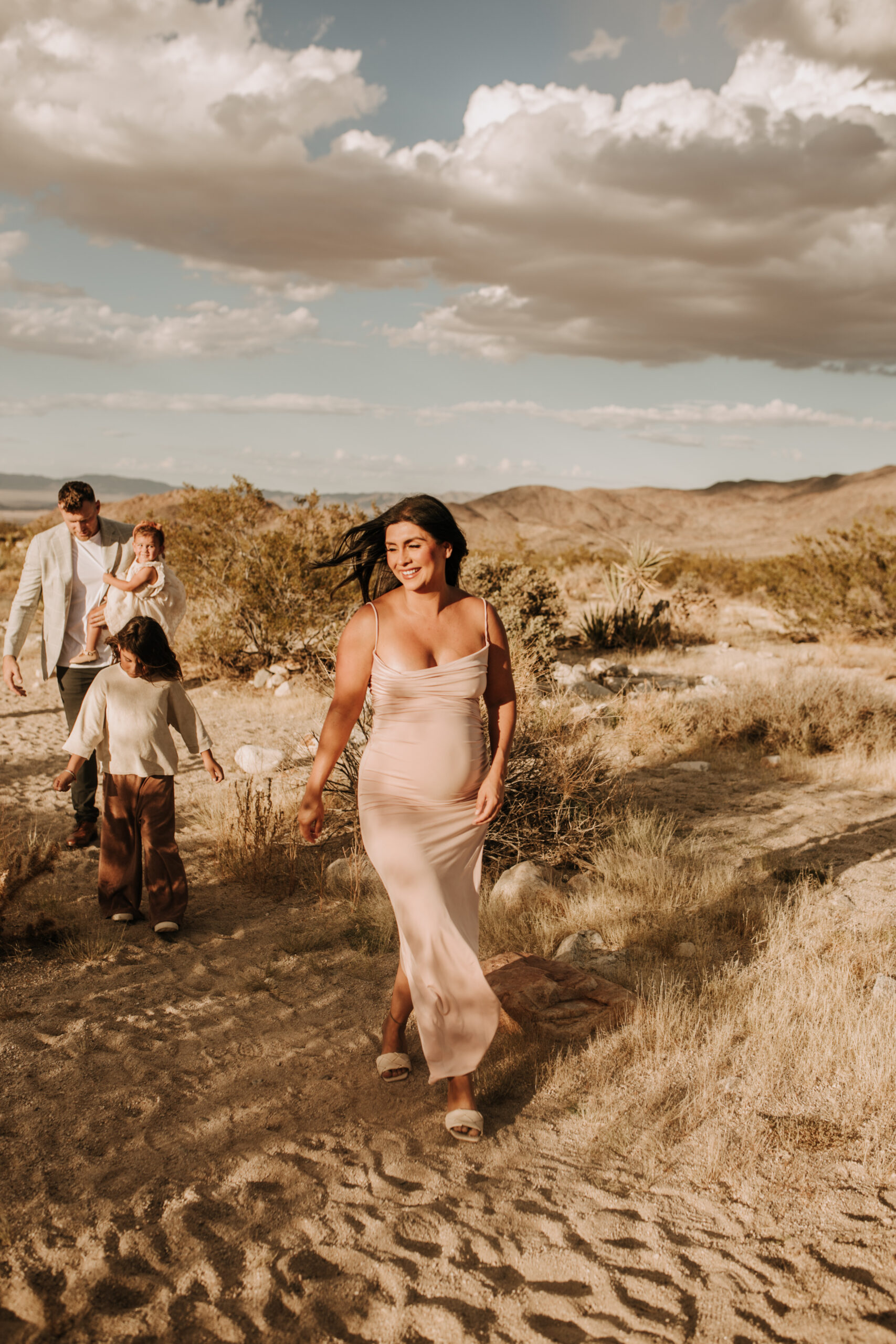 Joshua Tree national park warm neutral toned outdoor family photos maternity photography maternity fashion family of five San Diego family photographer Sabrina kinsella