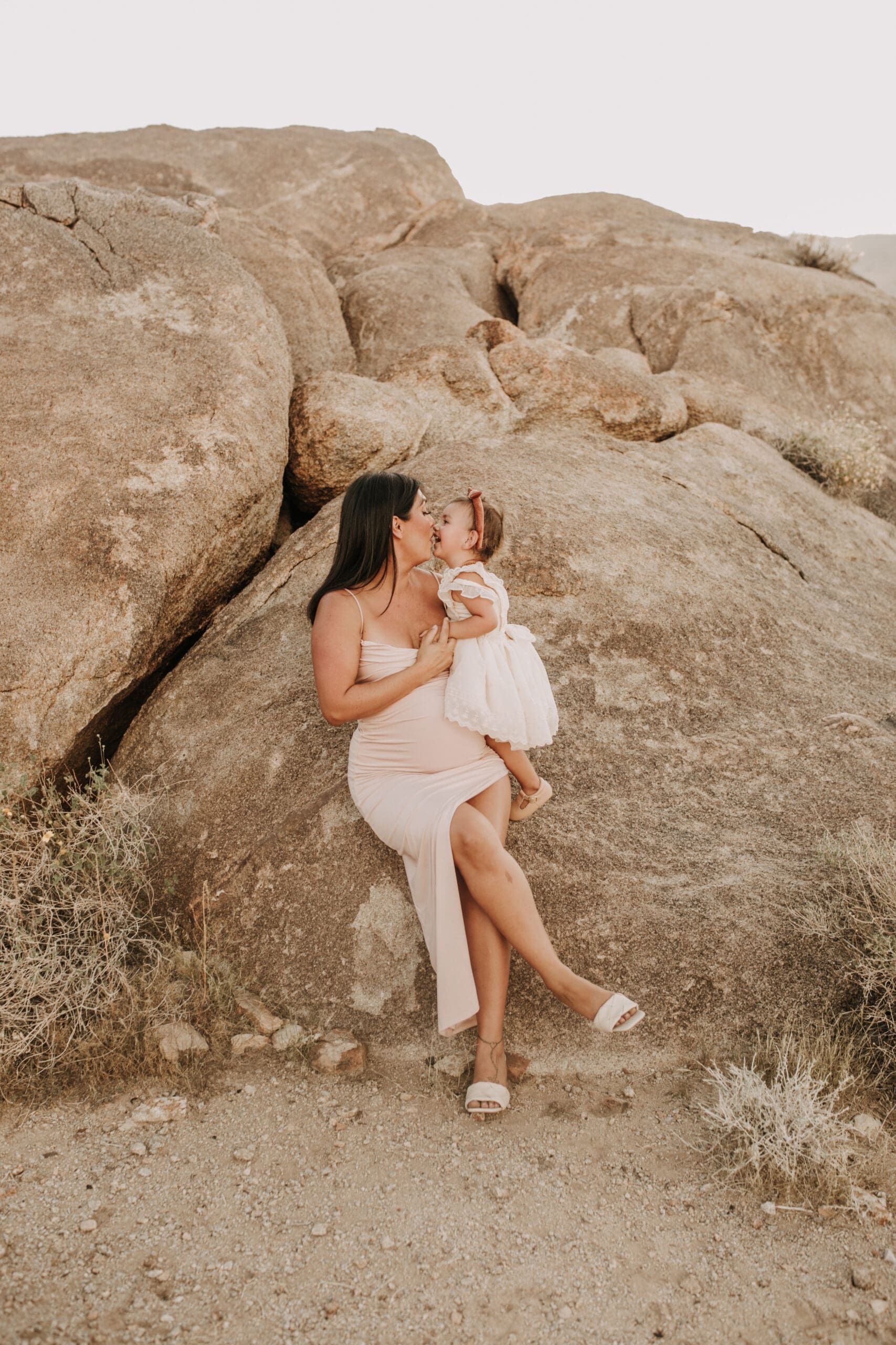 Joshua Tree national park warm neutral toned outdoor family photos maternity photography maternity fashion family of five San Diego family photographer Sabrina kinsella