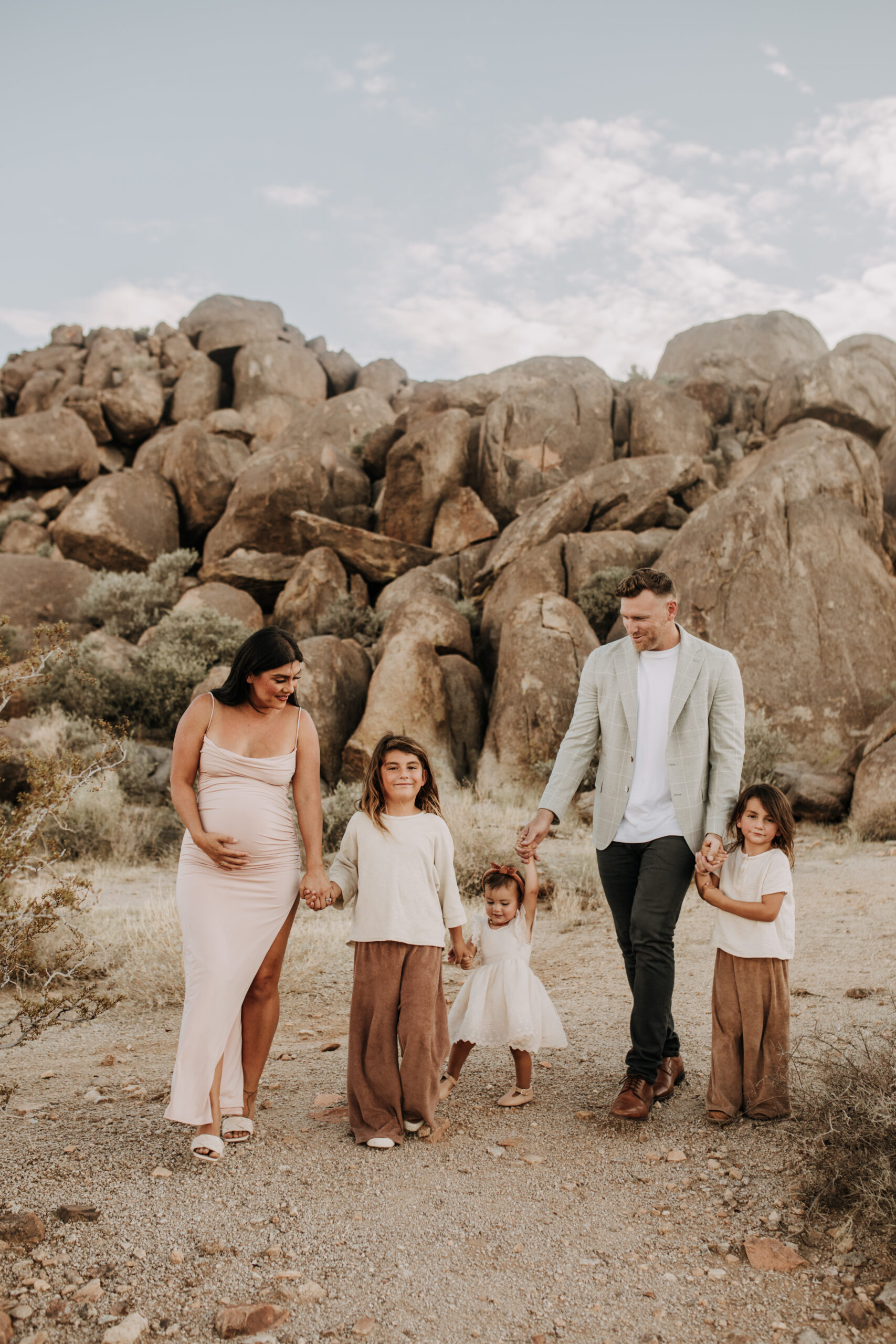 Joshua Tree national park warm neutral toned outdoor family photos maternity photography maternity fashion family of five San Diego family photographer Sabrina kinsella