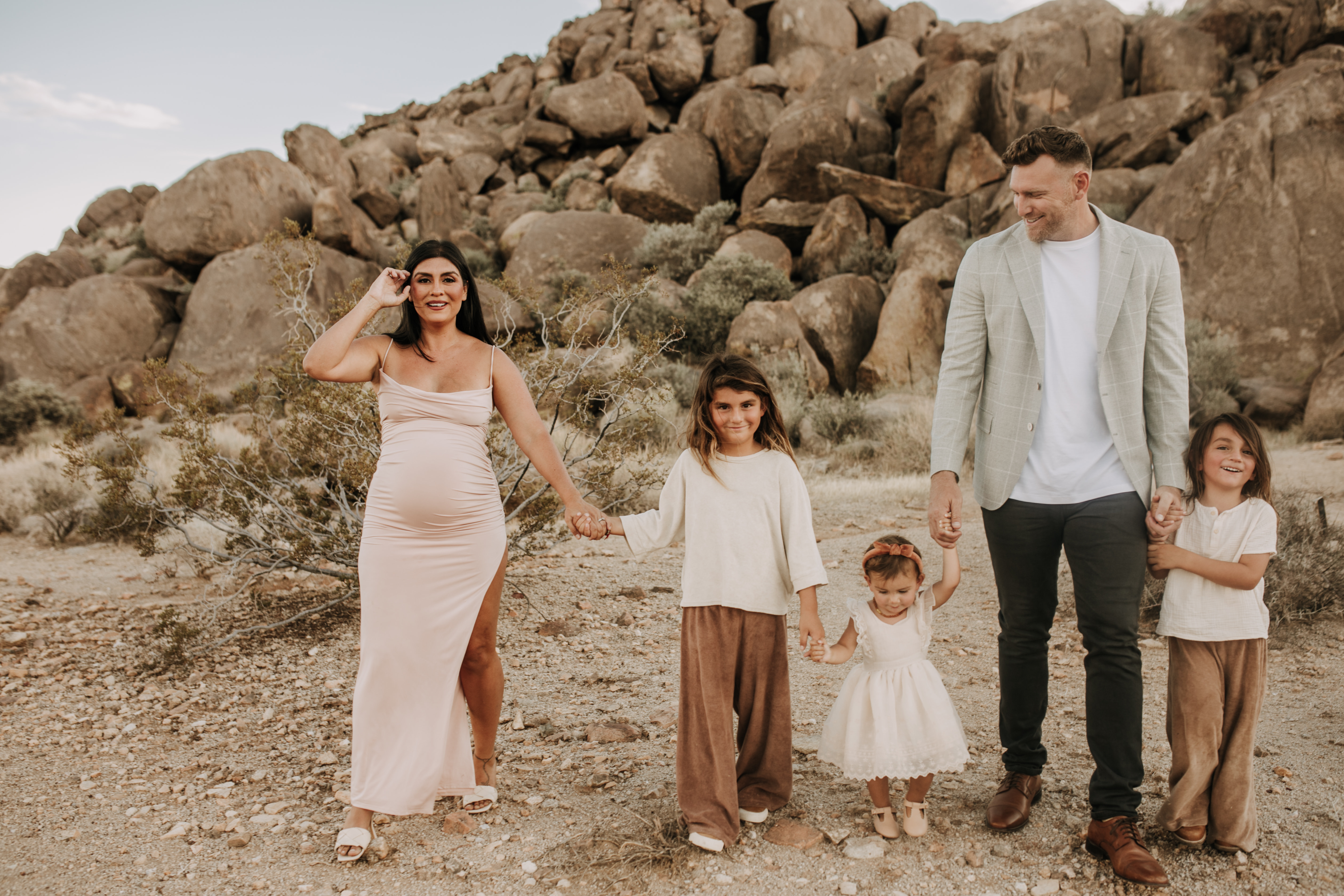 Joshua Tree national park warm neutral toned outdoor family photos maternity photography maternity fashion family of five San Diego family photographer Sabrina kinsella 