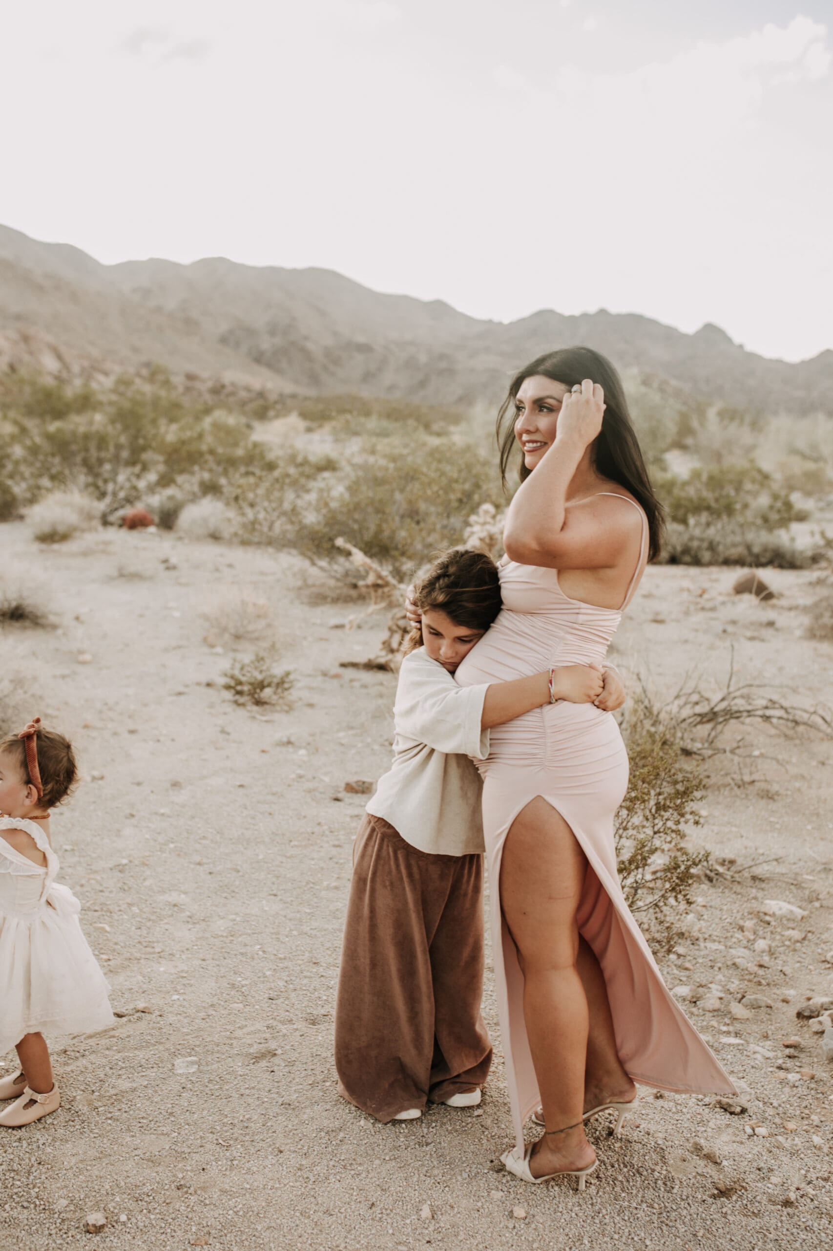 Joshua Tree national park warm neutral toned outdoor family photos maternity photography maternity fashion family of five San Diego family photographer Sabrina kinsella