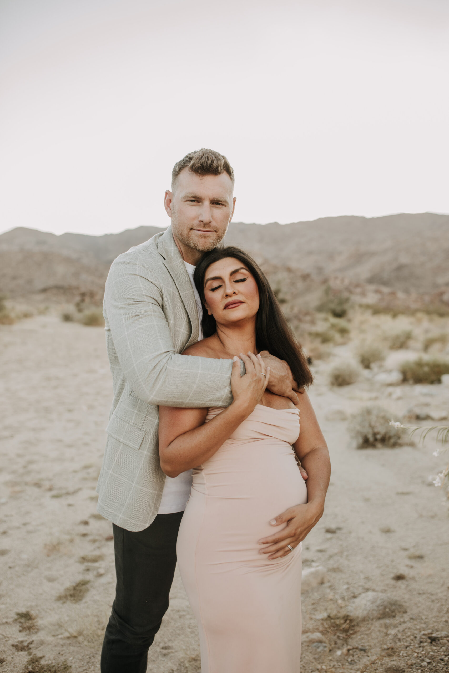 Joshua Tree national park warm neutral toned outdoor family photos maternity photography maternity fashion family of five San Diego family photographer Sabrina kinsella