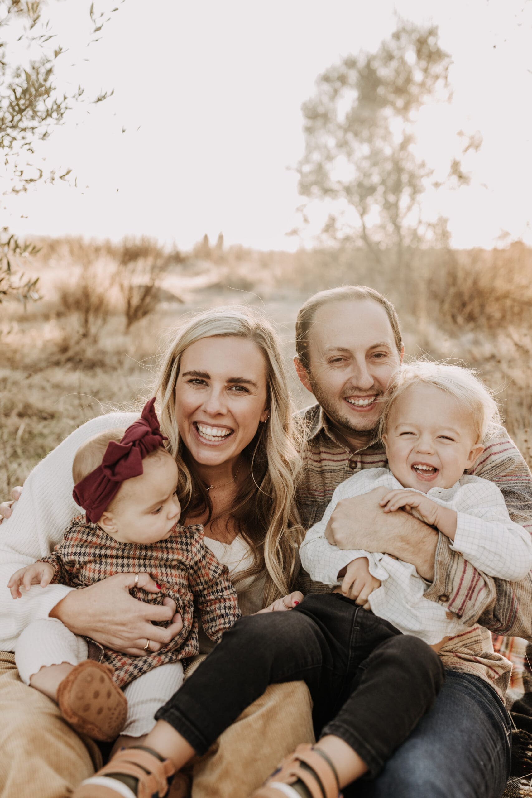 warm toned fall outdoor family photos candid family photos family of four brown colors outdoor San Diego family photographer Sabrina kinsella sabrinalynnphoto