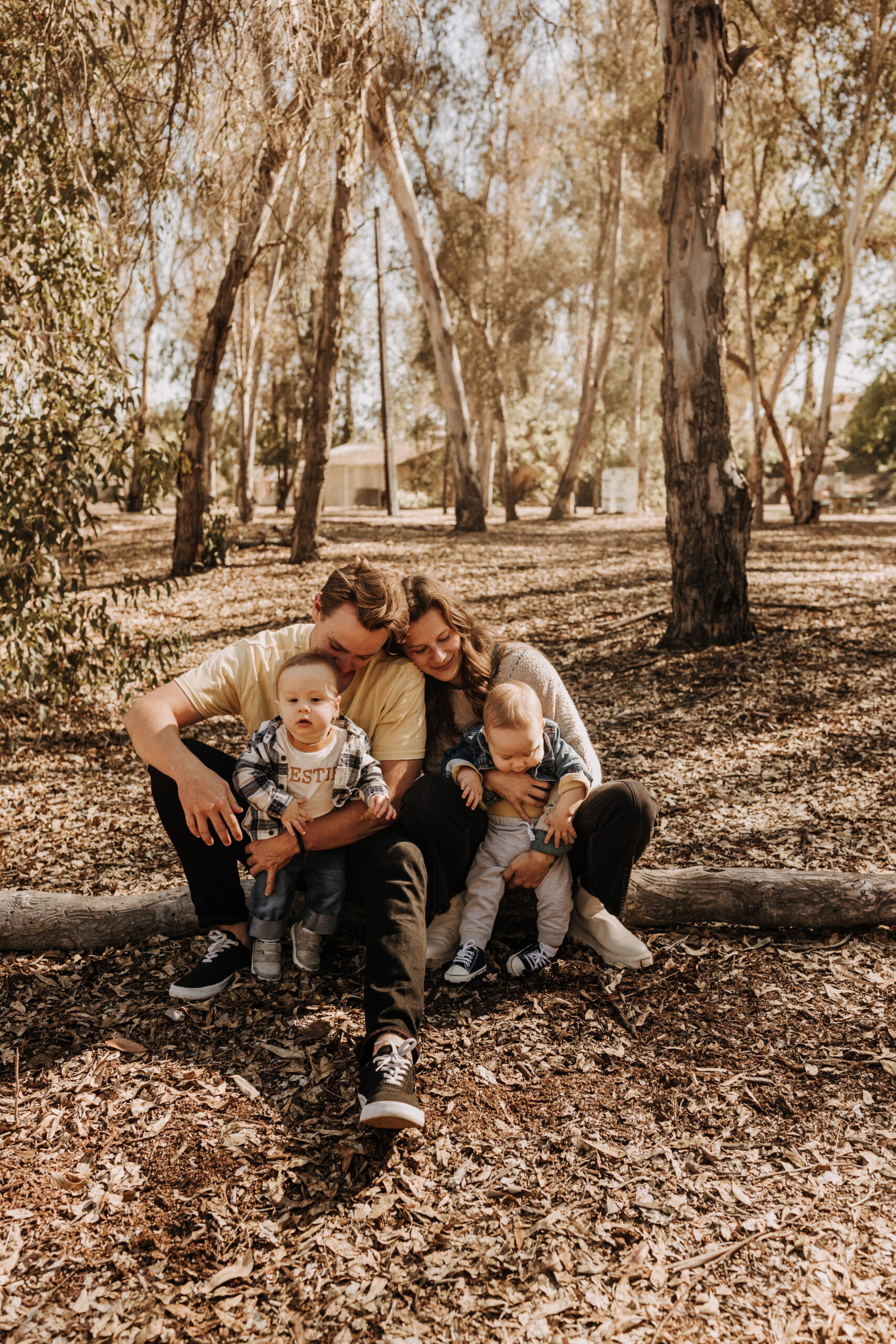 warm fall photos family photos soft morning light family of four twins candid family photos San Diego family photographer Sabrina kinsella sabrinalynnphot