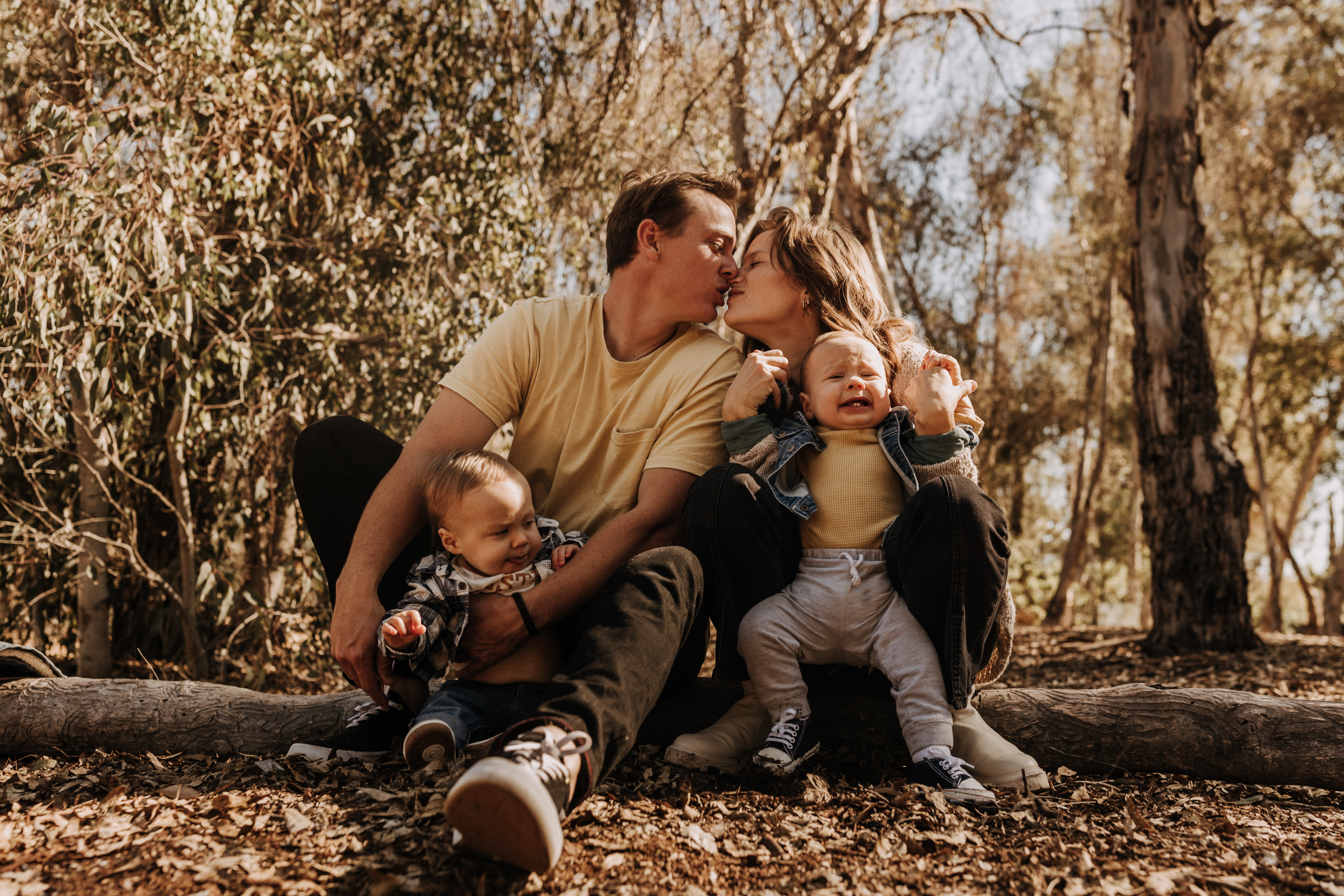 warm fall photos family photos soft morning light family of four twins candid family photos San Diego family photographer Sabrina kinsella sabrinalynnphot