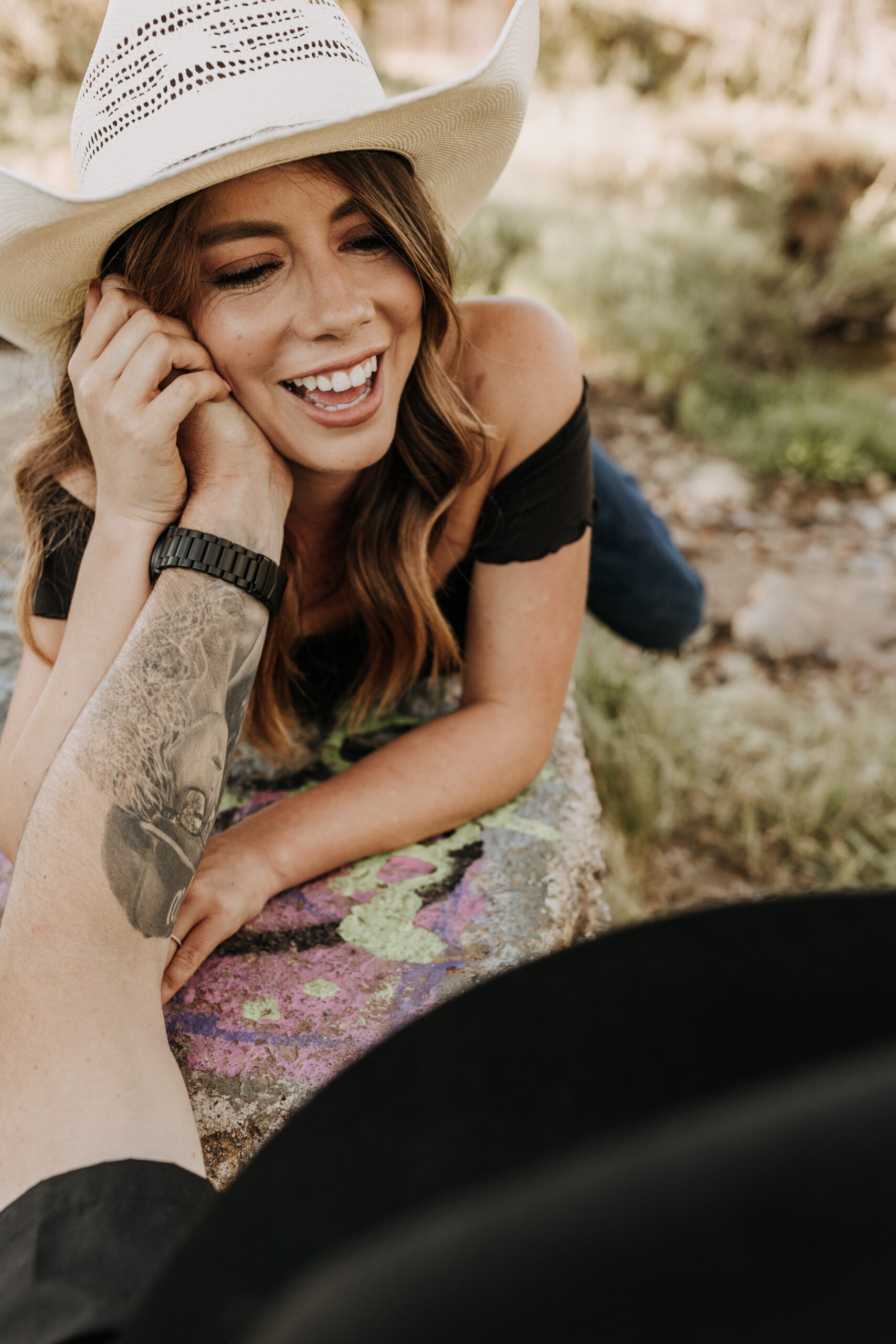 outdoor western romantic engagement session couples photography warm toned country cowboy modern couple bride and groom engagement San Diego couples photographer Sabrina kinsella sabrinalynnphoto