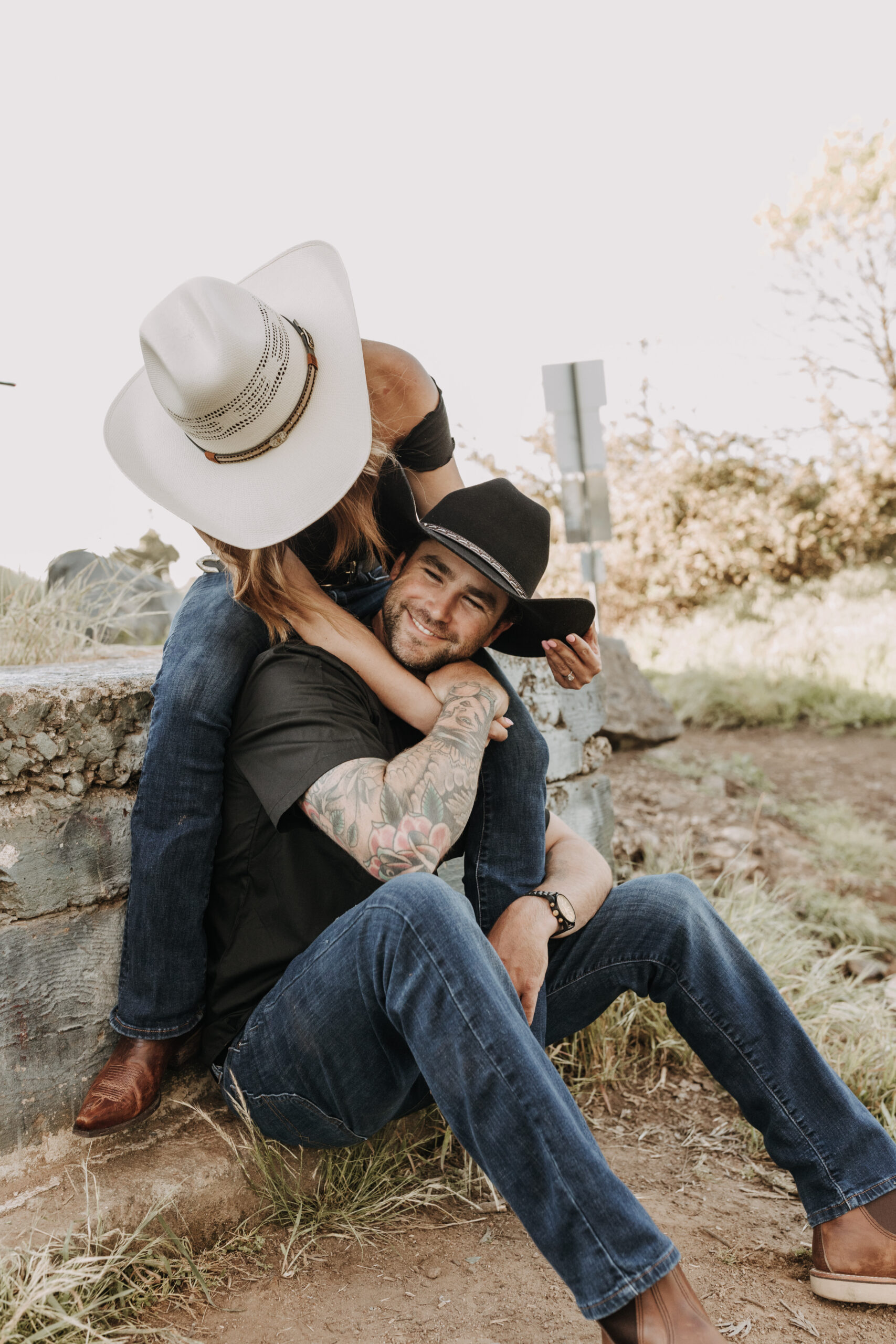 outdoor western romantic engagement session couples photography warm toned country cowboy modern couple bride and groom engagement San Diego couples photographer Sabrina kinsella sabrinalynnphoto