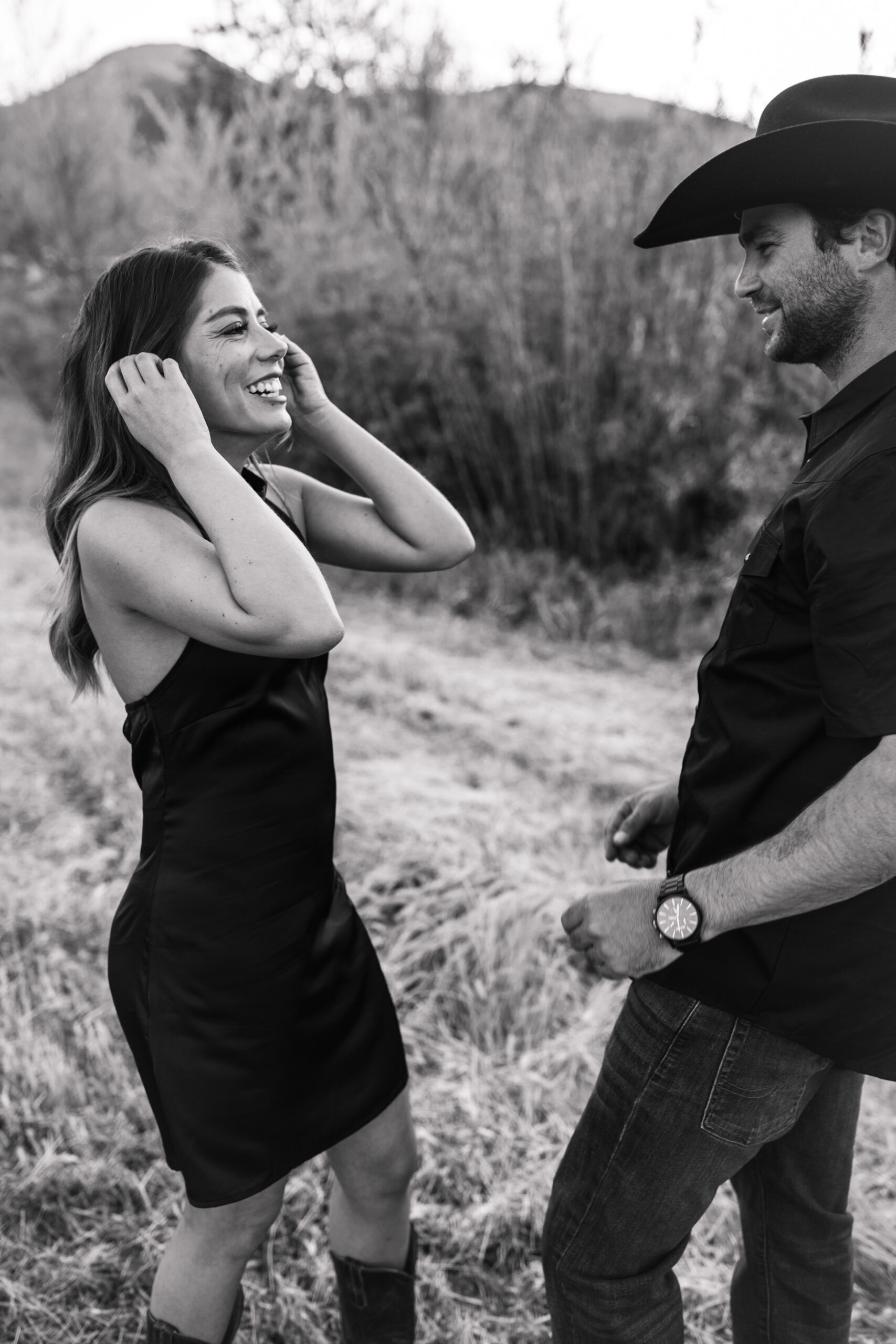 outdoor western romantic engagement session couples photography warm toned country cowboy modern couple bride and groom engagement San Diego couples photographer Sabrina kinsella sabrinalynnphoto