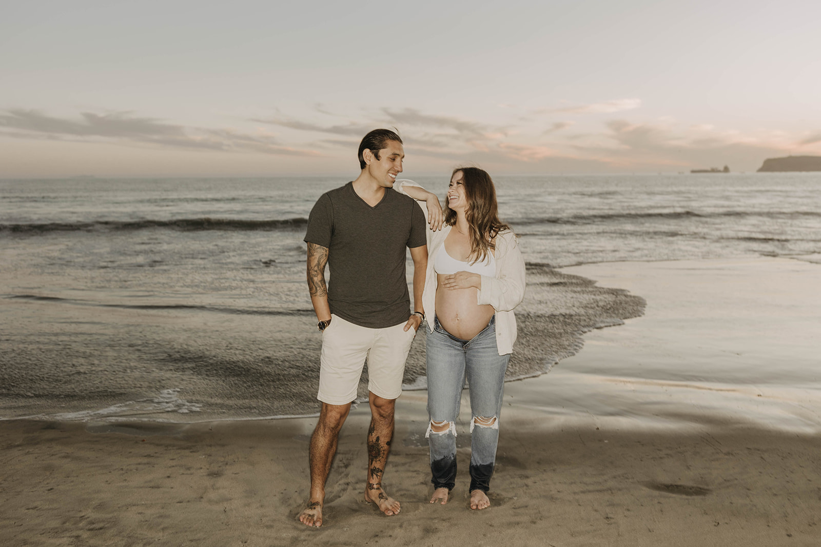 san-diego-beach-maternity-photoshoot