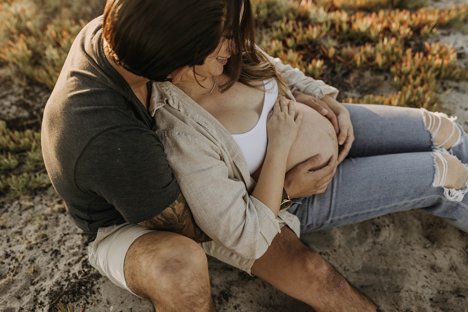 san-diego-beach-maternity-photoshoot