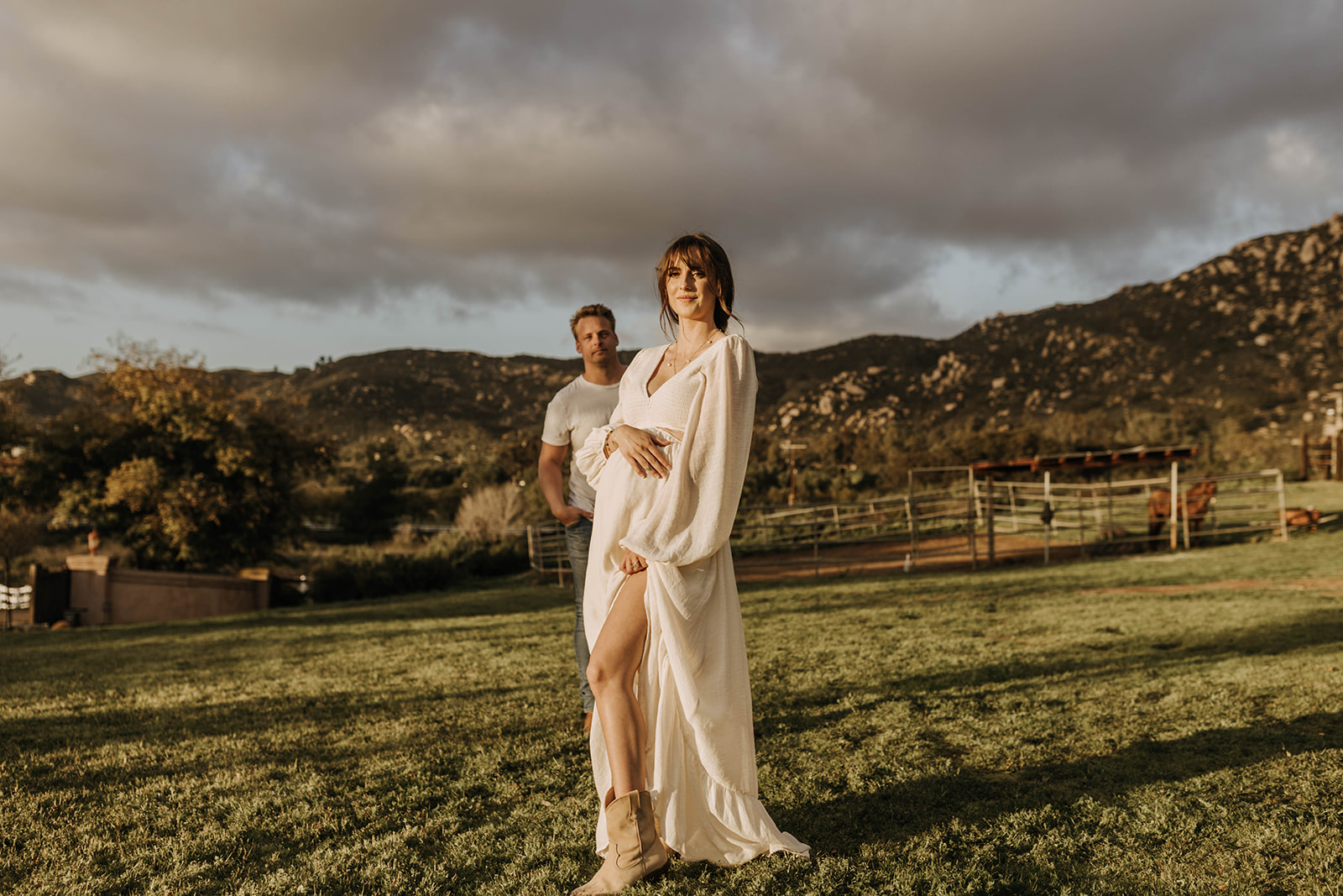 family maternity photoshoot with a horse