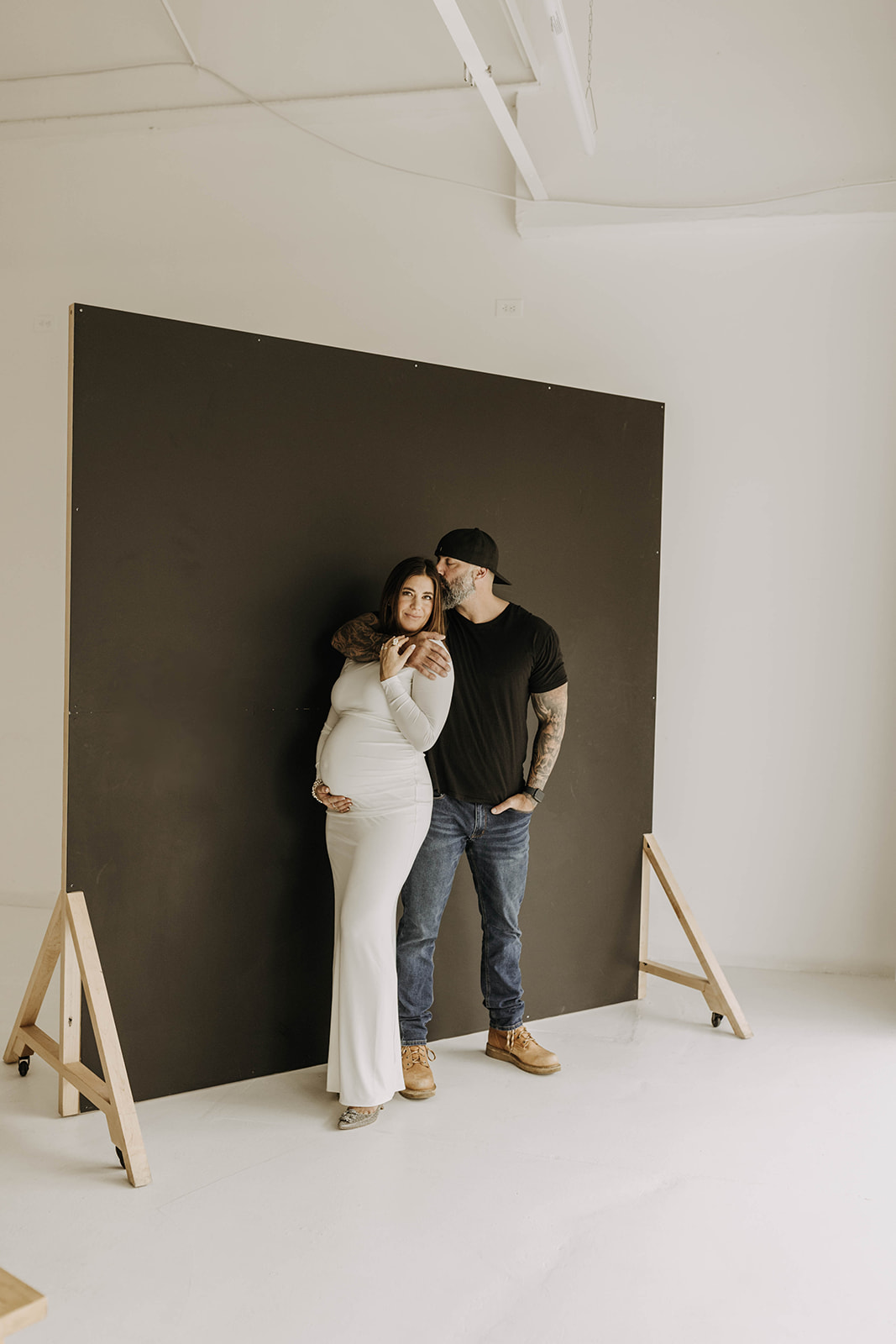 couples studio maternity photos